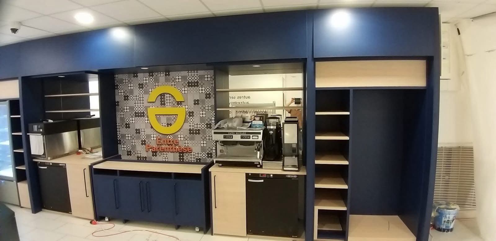 Usługi montażu mebli i stolarskie