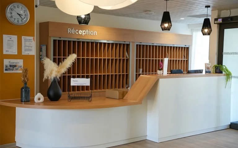 Usługi montażu mebli i stolarskie